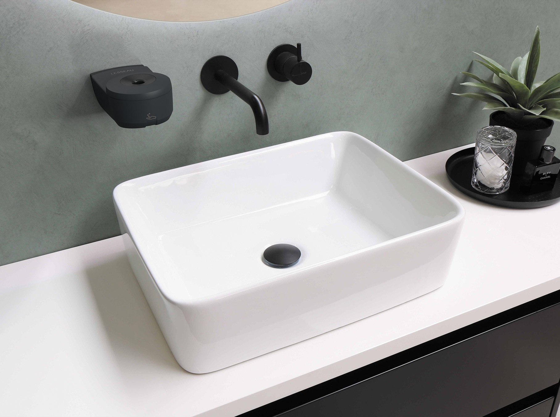 zwarte zeepdispenser wand badkame