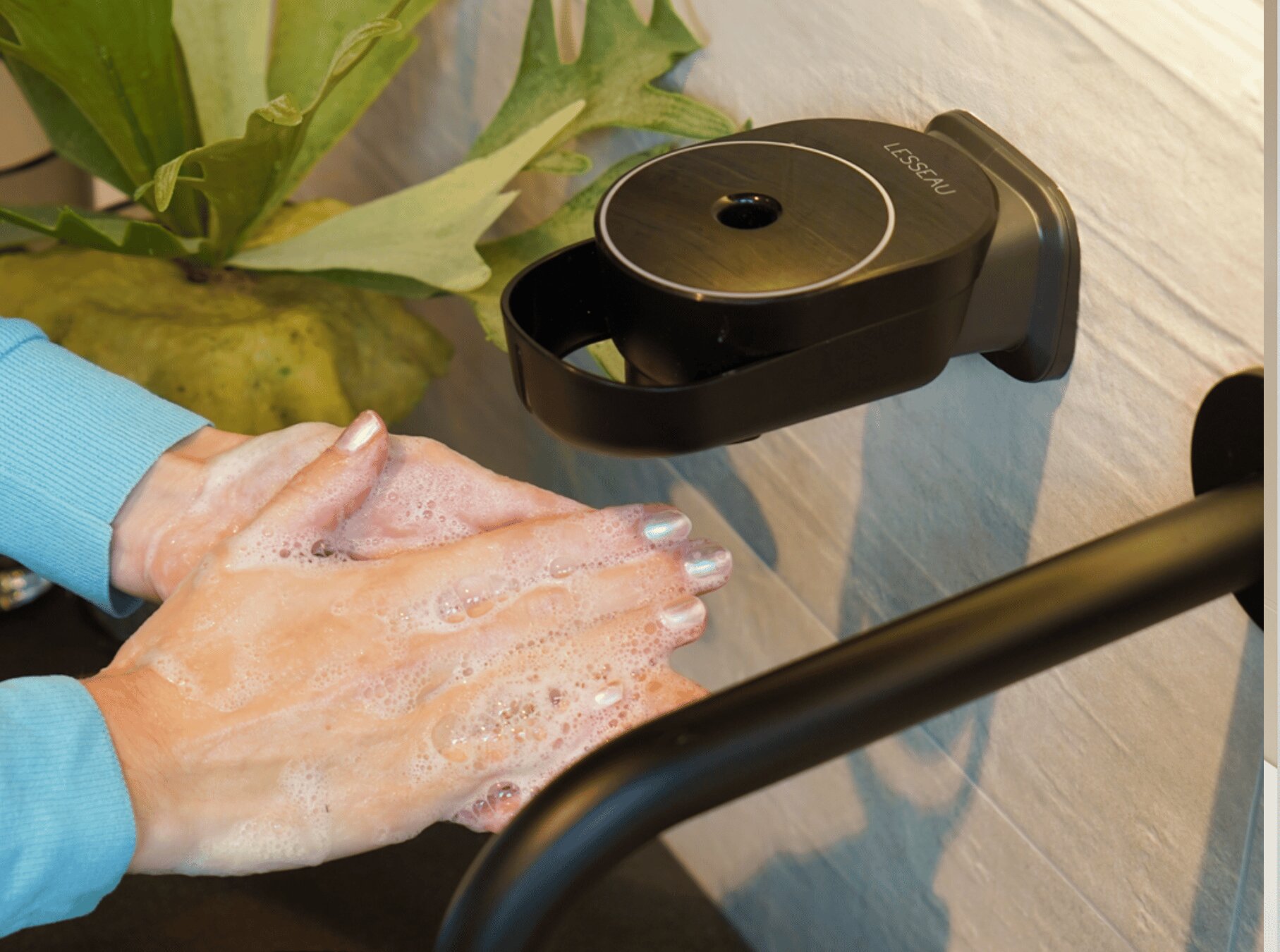 Handmatige zeepdispenser zwart